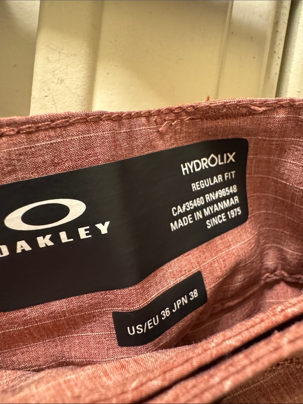 Oakley Men hydrolix Shorts - Picture 3 of 4